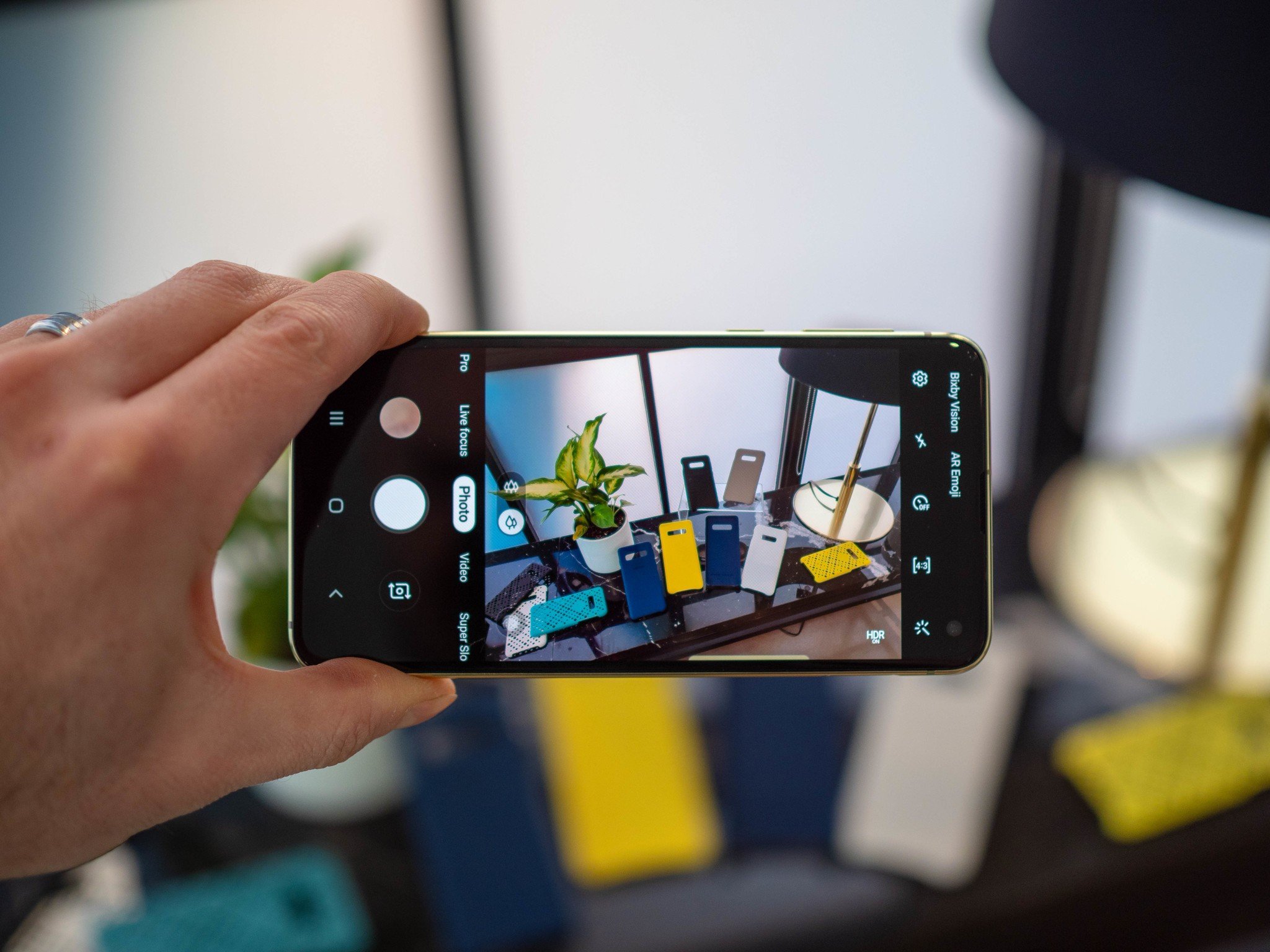 Khả năng chụp S10 đang...ngang ngửa Pixel sau khi cập nhật phần mềm! - Clickbuy