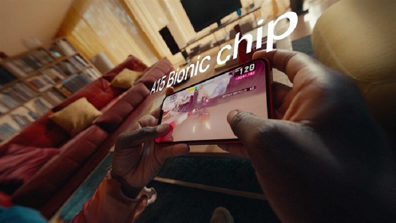 Cả hai thiết bị đều trang bị chip A15 Bionic nhưng vẫn có điểm khác biệt