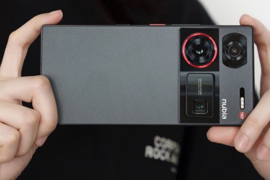Camera chất lượng cao với thiết kế dưới màn hình của Nubia Z70 Ultra