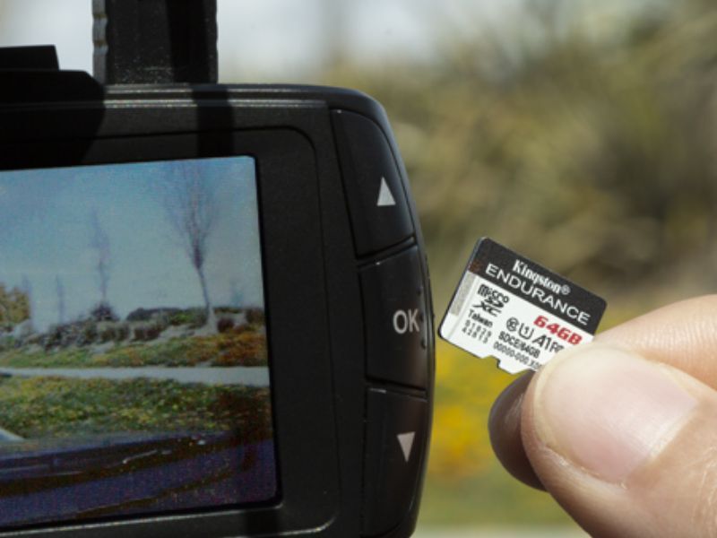Camera hành trình nên dùng thẻ nhớ loại nào?