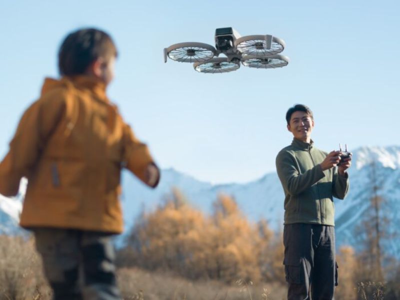 Mua Fly More Combo có lợi hơn mua từng phụ kiện riêng?