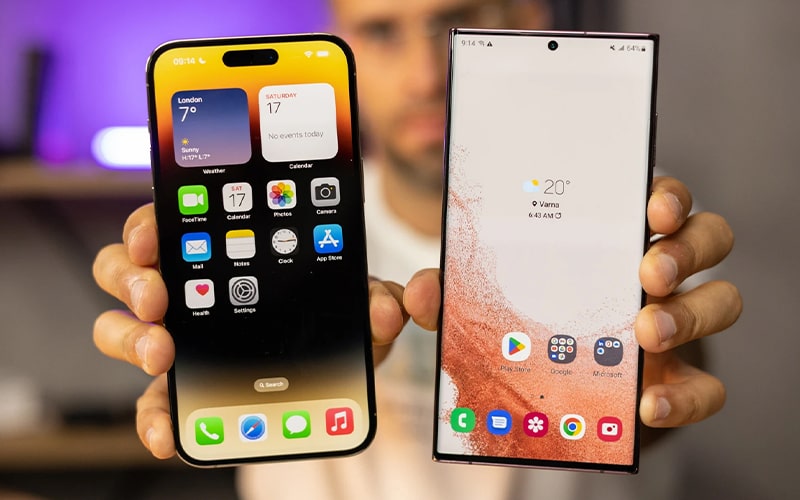 Cả hai flagship đều sở hữu màn hình lớn, hiển thị sắc nét