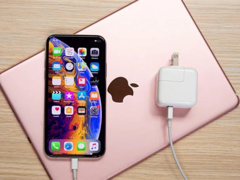 iPhone có hỗ trợ tính năng sạc nhanh không?