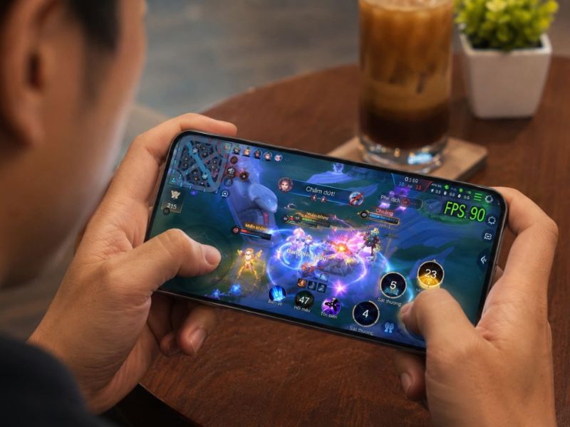 Đánh giá màn hình OPPO Reno16 F: Hiển thị đẹp, giải trí ổn