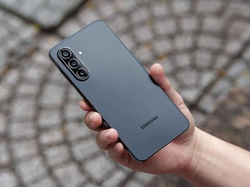 Redmi Note 17 hay Samsung Galaxy A17 đáng mua hơn?