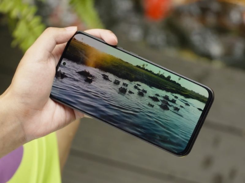 Màn hình 6.99 inch sắc nét