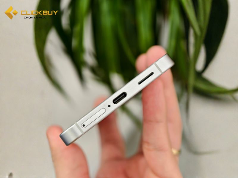 Khe sim trên Samsung Galaxy S26