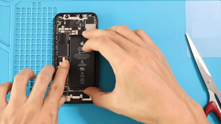 Quy Trình Thay Pin iPhone 12 Mini