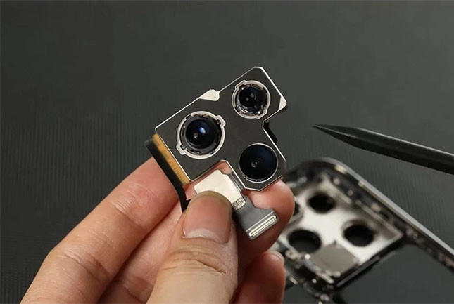thay camera sau iPhone 13 mini