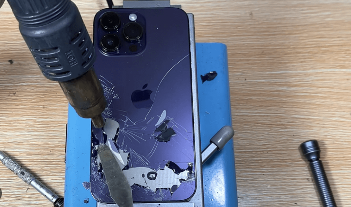 Quy trình thay kính lưng iPhone 14 Pro Max tại Clickbuy