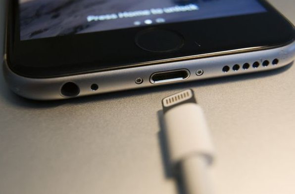 giá thay chân sạc iphone 8