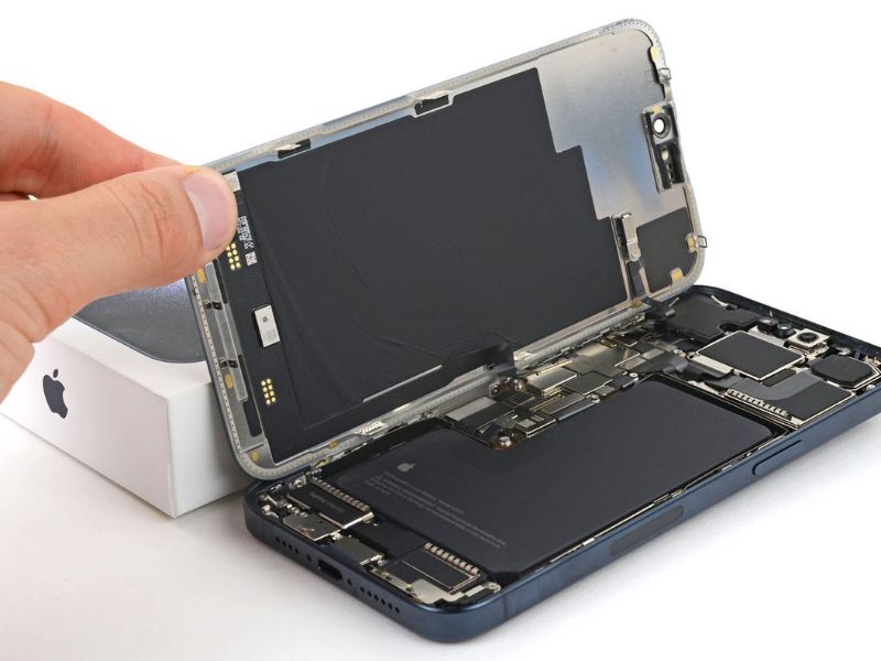 Khi nào nên ép kính iPhone 16 Pro Max?