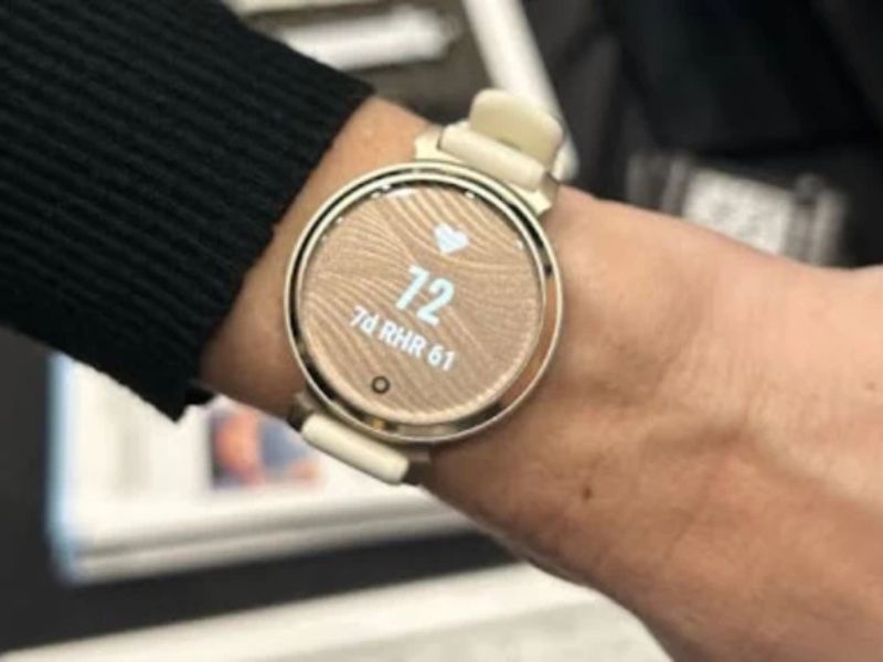 Thiết kế của đồng hồ thông minh Garmin Lily 2 đã active