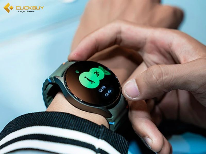 Galaxy Watch 7 LTE đeo tay