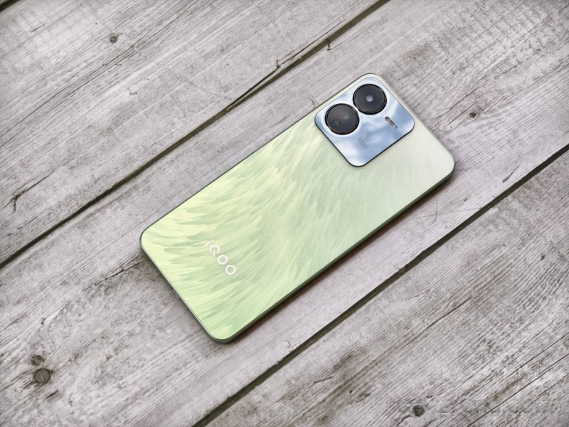 iQOO Z9 Lite ra mắt