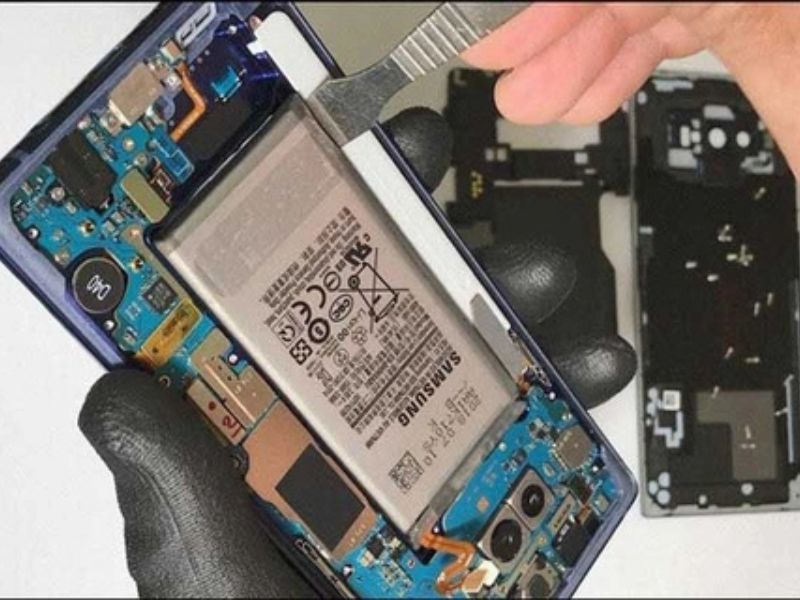 Thay pin điện thoại Samsung