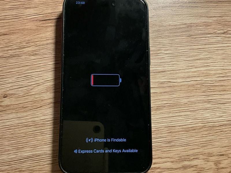 <a  data-cke-saved-href='https://clickbuy.com.vn/iphone-15-series-cu' href='https://clickbuy.com.vn/iphone-15-series-cu'>iphone 15</a> với iOS 18