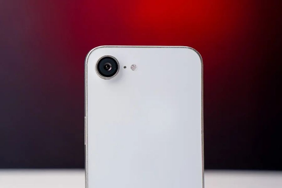 Không có camera góc siêu rộng trên iPhone 16e