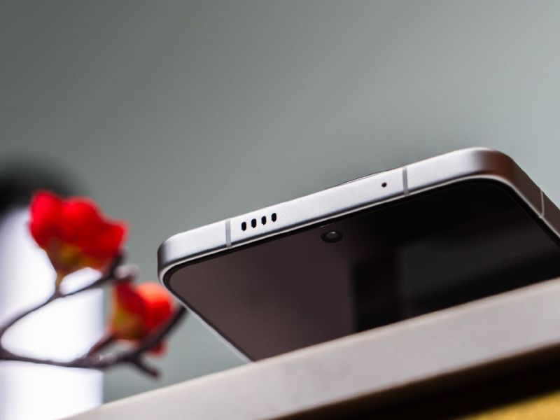 Dòng sản phẩm Vivo iQOO thế hệ 13 này giá bao nhiêu tiền