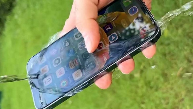 Iphone 14 Pro Max trang bị tính năng chống nước tiêu chuẩn IP68