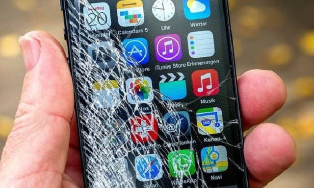 Màn hình iPhone 14 Plus bị nứt, vỡ cần phải thay thế để đảm bảo trải nghiệm