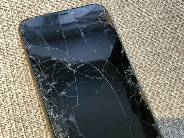 Màn hình iPhone 14 Pro Max bị nứt vỡ