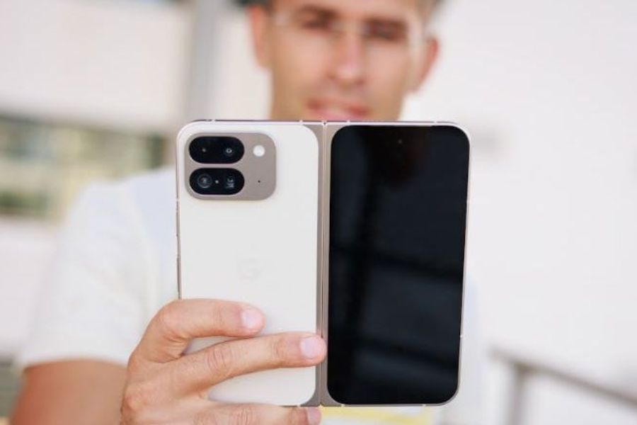 Google Pixel 9 Pro Fold: Tính năng Dual Screen độc quyền nâng cao cuộc gọi video
