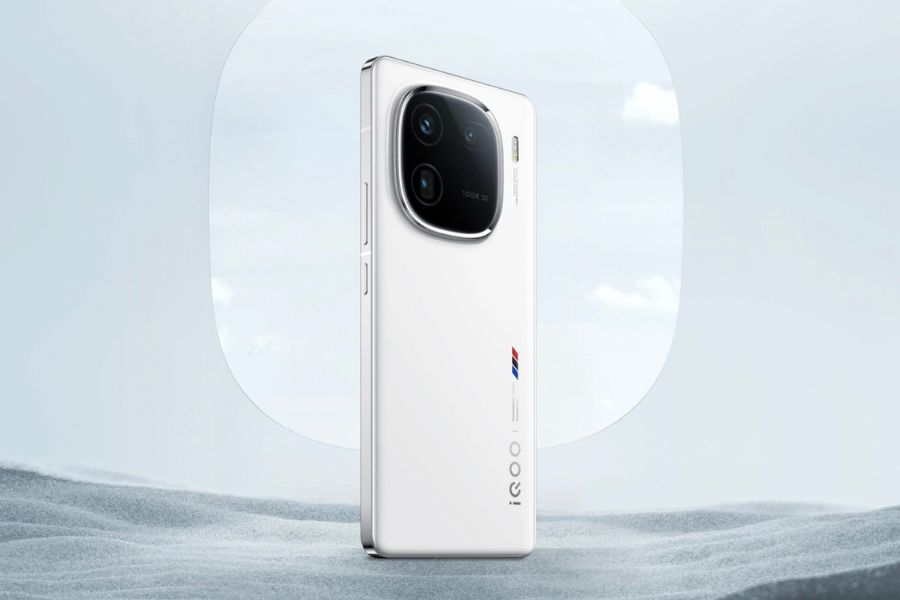 iQOO 13 sắp ra mắt: Pin 6100mAh và sạc nhanh 120W, thiết kế hiện đại