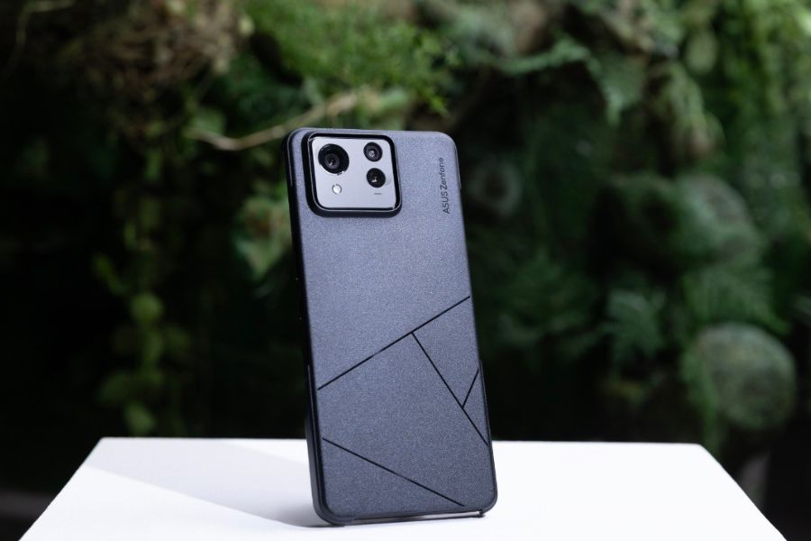 ASUS Zenfone 12 Ultra Sắp ra mắt: Giống ROG Phone 9 với chipset Snapdragon 8 Gen 4