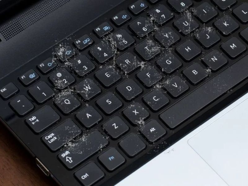Bàn phím bị bụi bẩn, kẹt phím