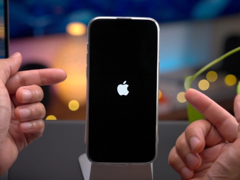 Khởi động lại điện thoại iPhone