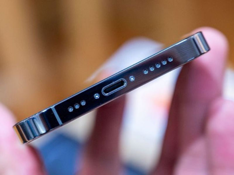 Cách khắc phục iPhone 13 Pro Max sạc không vào pin tại nhà