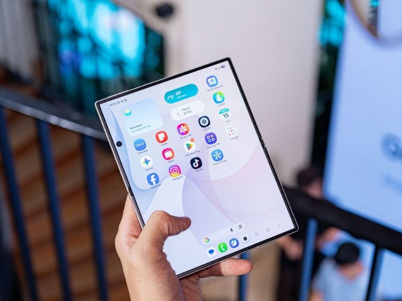 Hướng dẫn cách tắt nguồn Samsung Galaxy Z Fold8