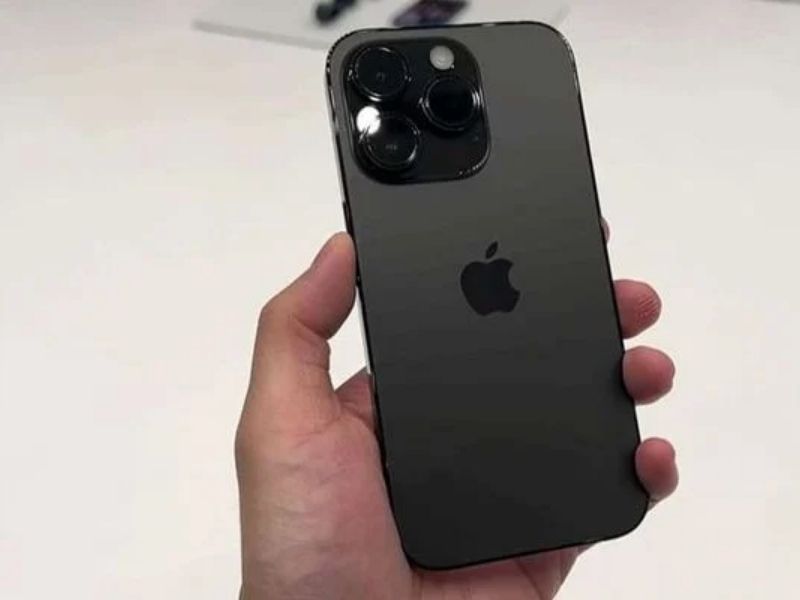 Có nên mua iPhone 16 Pro màu đen không?