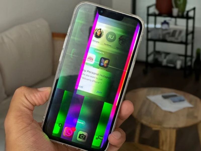 Dấu hiệu iPhone 12 Pro Max bị chớp màn hình