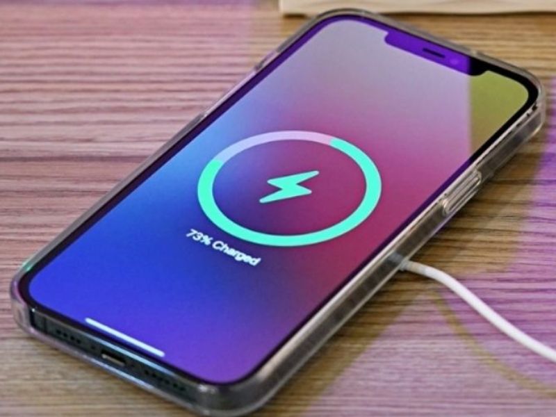 Dấu hiệu nhận biết iPhone 13 Pro Max sạc không vào pin