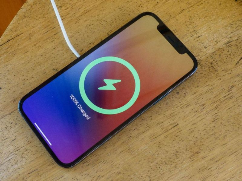 Để iPhone nguội trước khi tiếp tục sạc