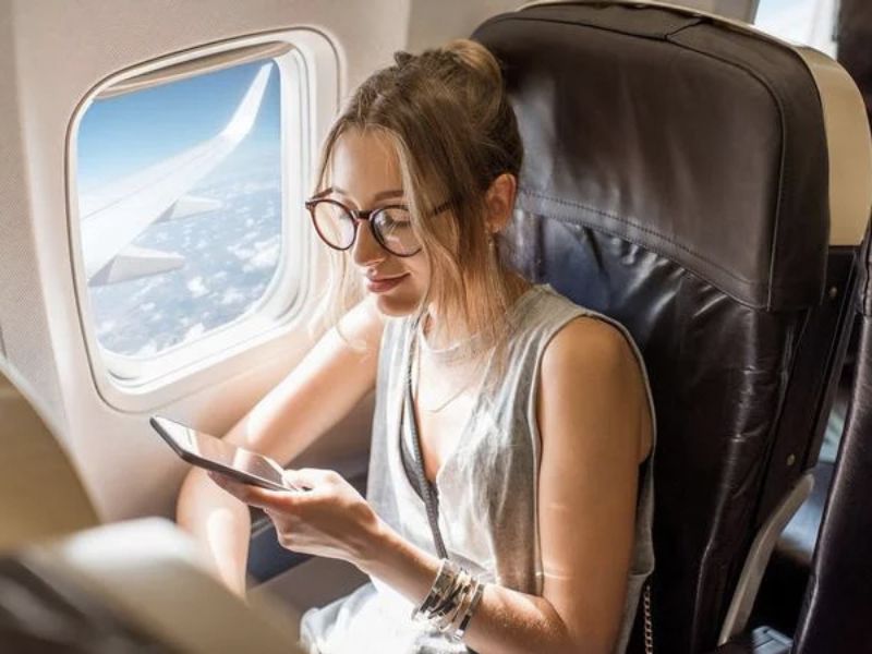 Đi máy bay có được bật và sử dụng 4G không?