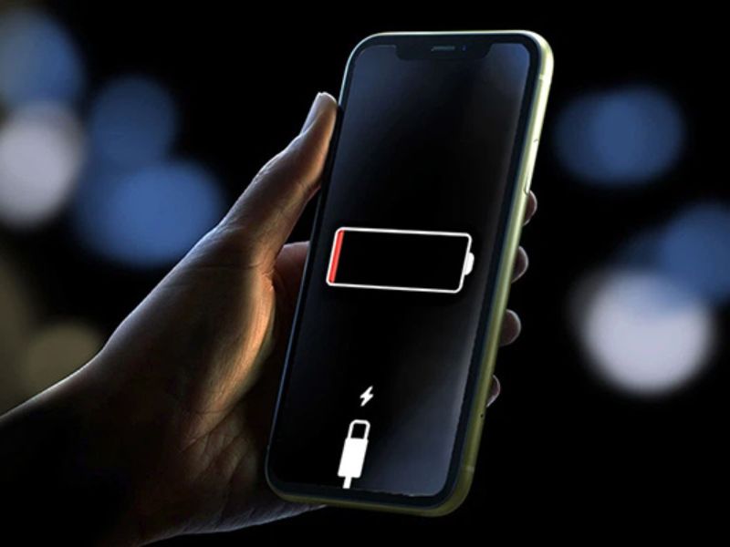 Sạc pin thường xuyên cho điện thoại để lâu không dùng