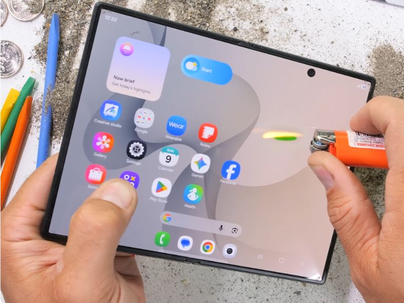 Test độ chịu nhiệt Samsung Galaxy Z Fold8