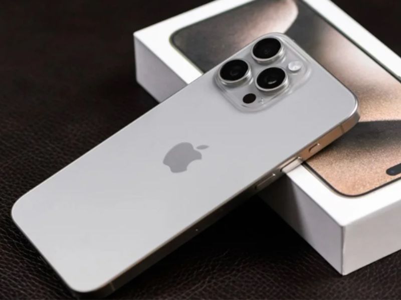 Đánh giá iPhone 15 Pỏ Max trong 2026