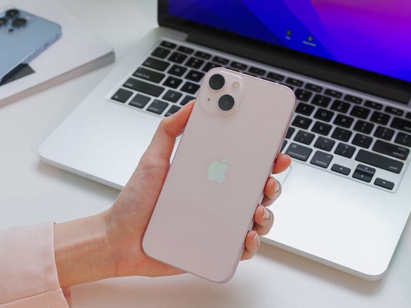 iPhone 13 dùng ổn định lâu dài cho học sinh cấp 2