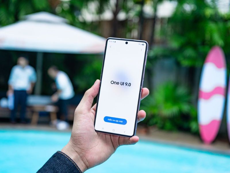 Khi nào người dùng cần tắt hoặc khởi động lại Galaxy Z Flip 8?