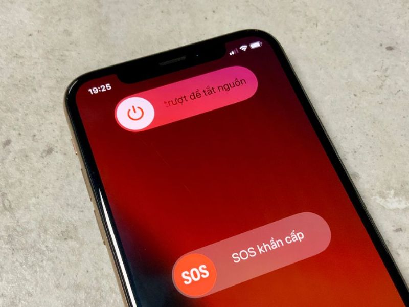 Khởi động lại iPhone để làm mới hệ thống