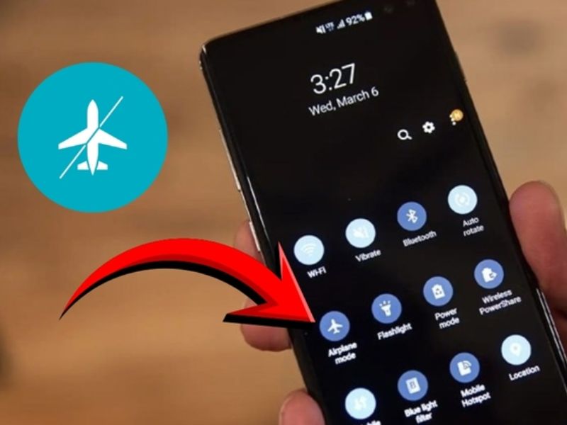 Kích hoạt rồi tắt chế độ máy bay