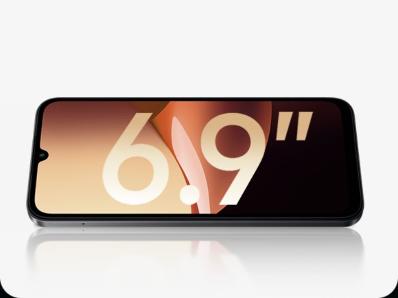 Màn hình 6.9 inch với tần số quét 120Hz
