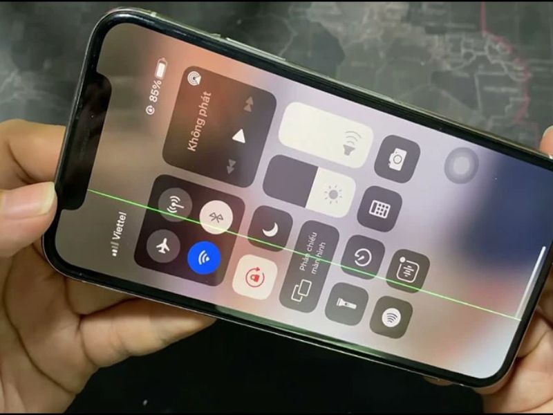 Mẹo nhỏ giúp bảo vệ màn hình iPhone tránh xa lỗi vệt xanh