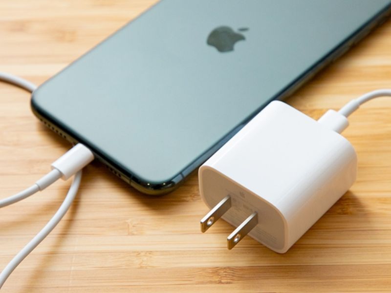Mua cáp sạc iPhone Zin ở đâu uy tín?