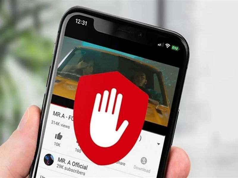Quảng cáo lạ xuất hiện liên tục trên màn hình