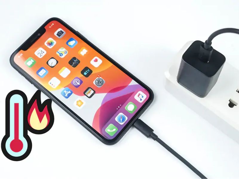 Sạc điện thoại bị nóng có sao không?